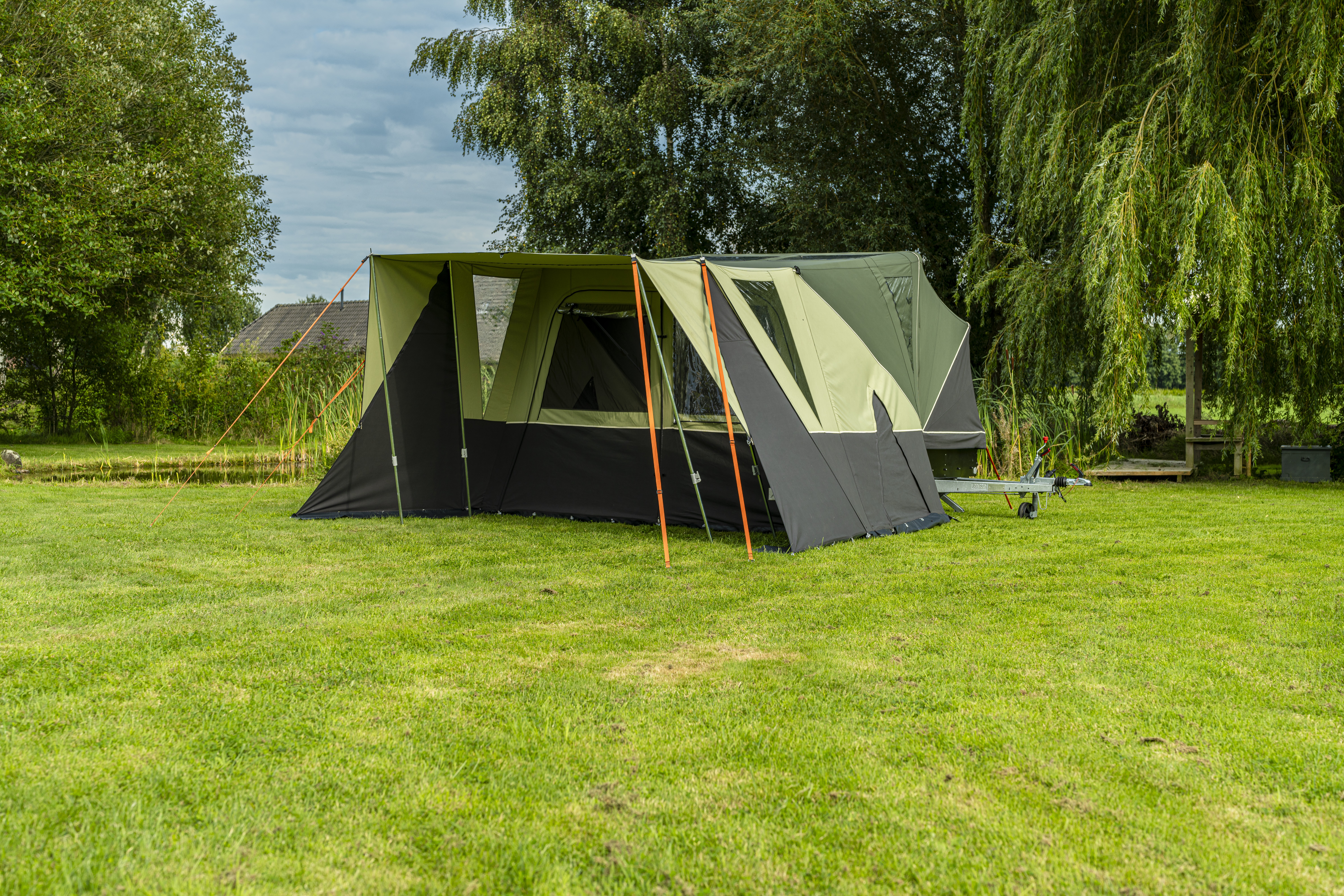 Alpenkreuzer Waterfront Green – Sonnendach